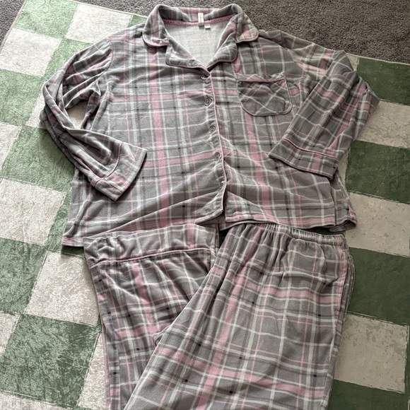 Joyspun Cozy Plaid Pajama Set - Gray and Pink - Picture 1 of 4